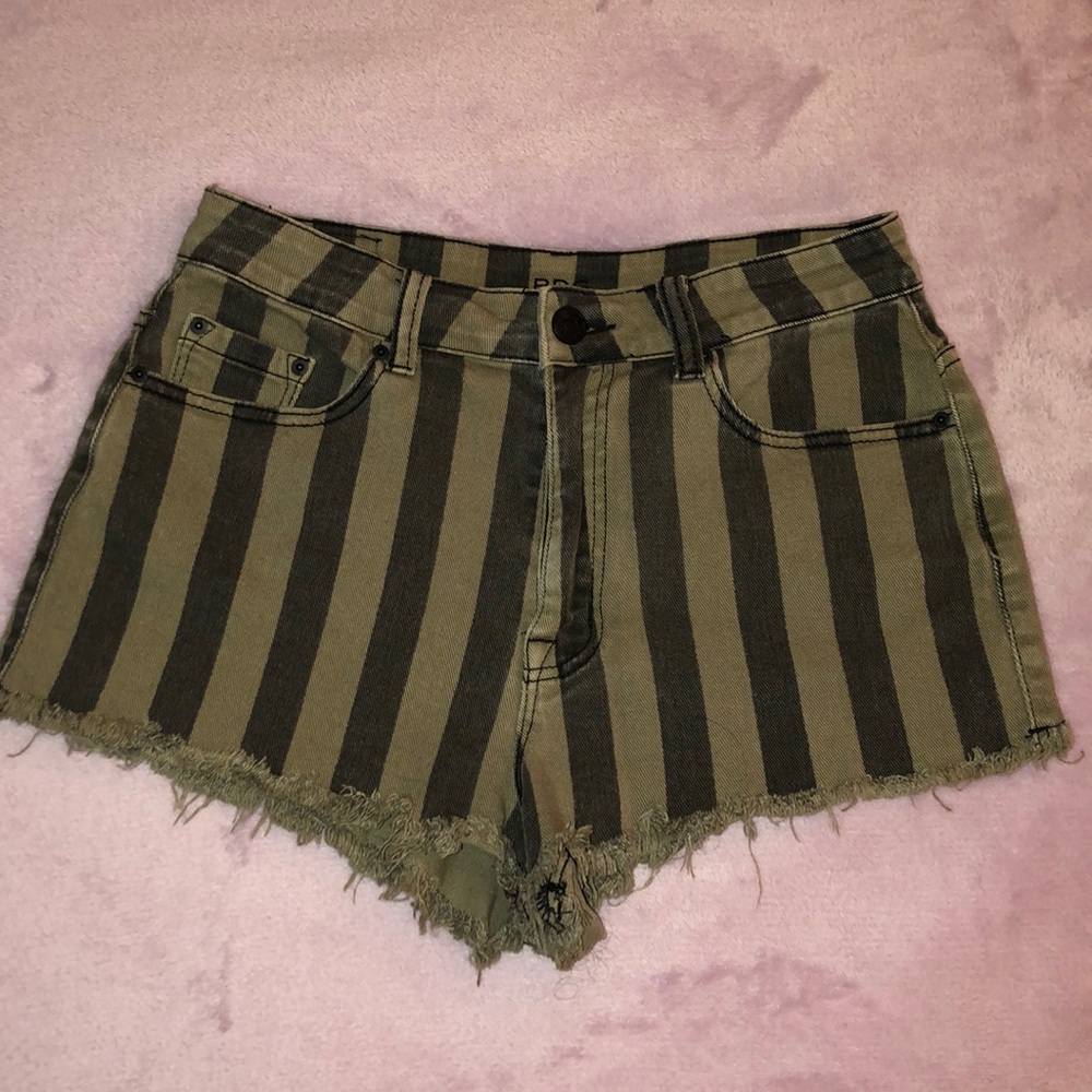 💕Never worn BDG shorts